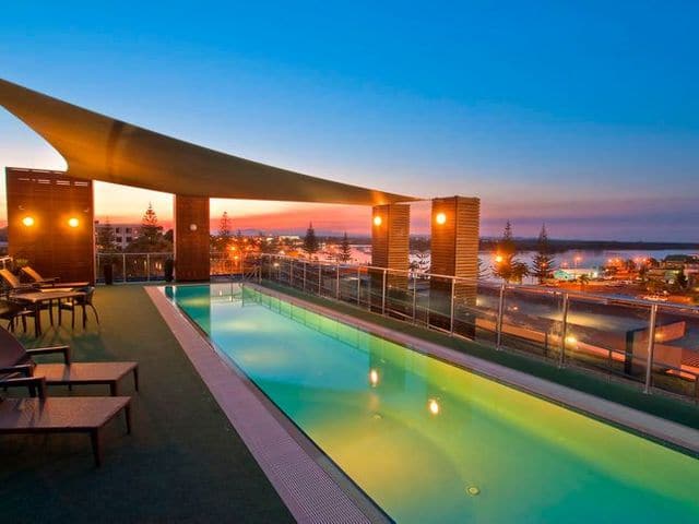 Beautiful Rooftop Pool overlooking Port Macquarie