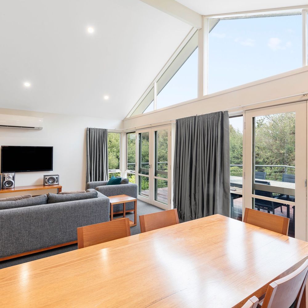 RACV Cape Schanck Resort - Villa dining room