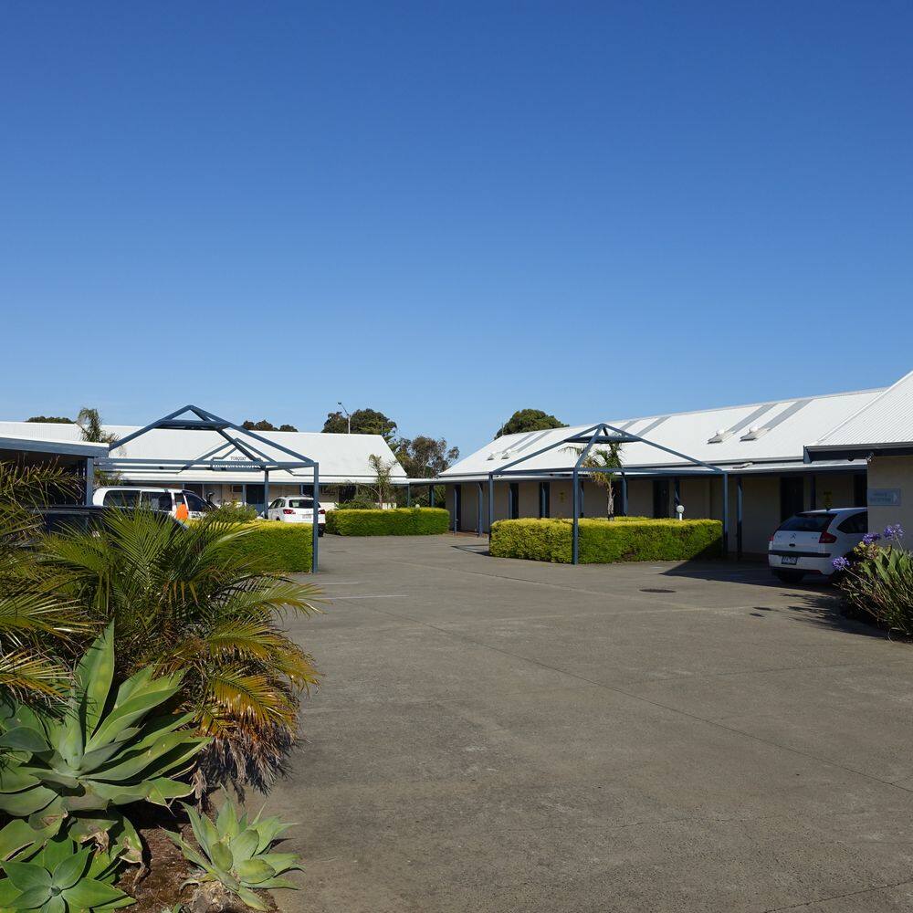 Torquay Tropicana Motel Qantas Hotels - 