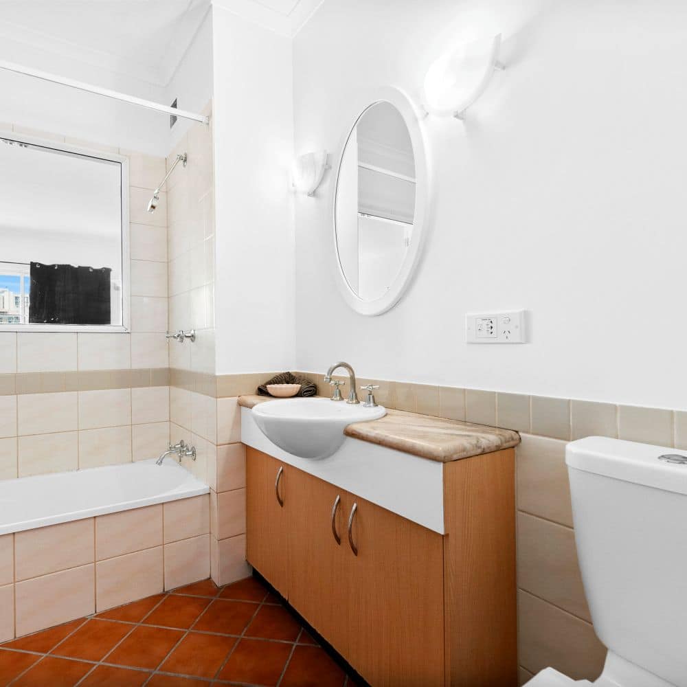 Bathroom - 1 Bedroom Unit - Level 1 – Street View