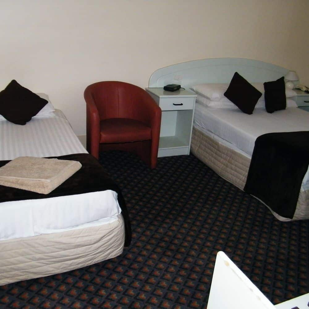 Grand Tasman Hotel - Guest room