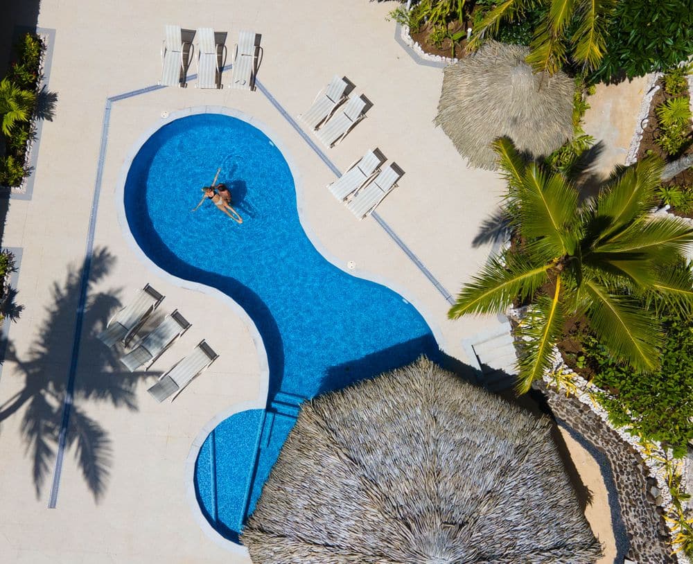 Aerial Shot Club Raro 