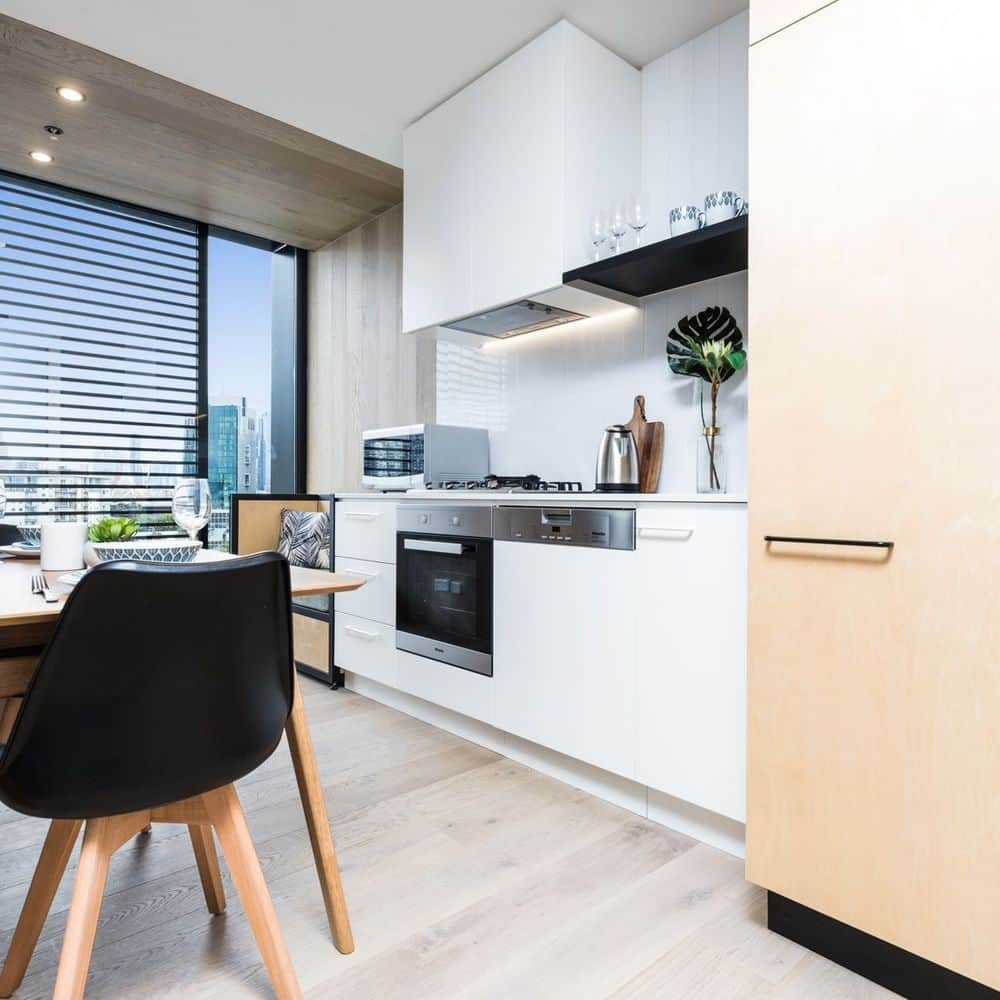 Kitchen / Dining Area