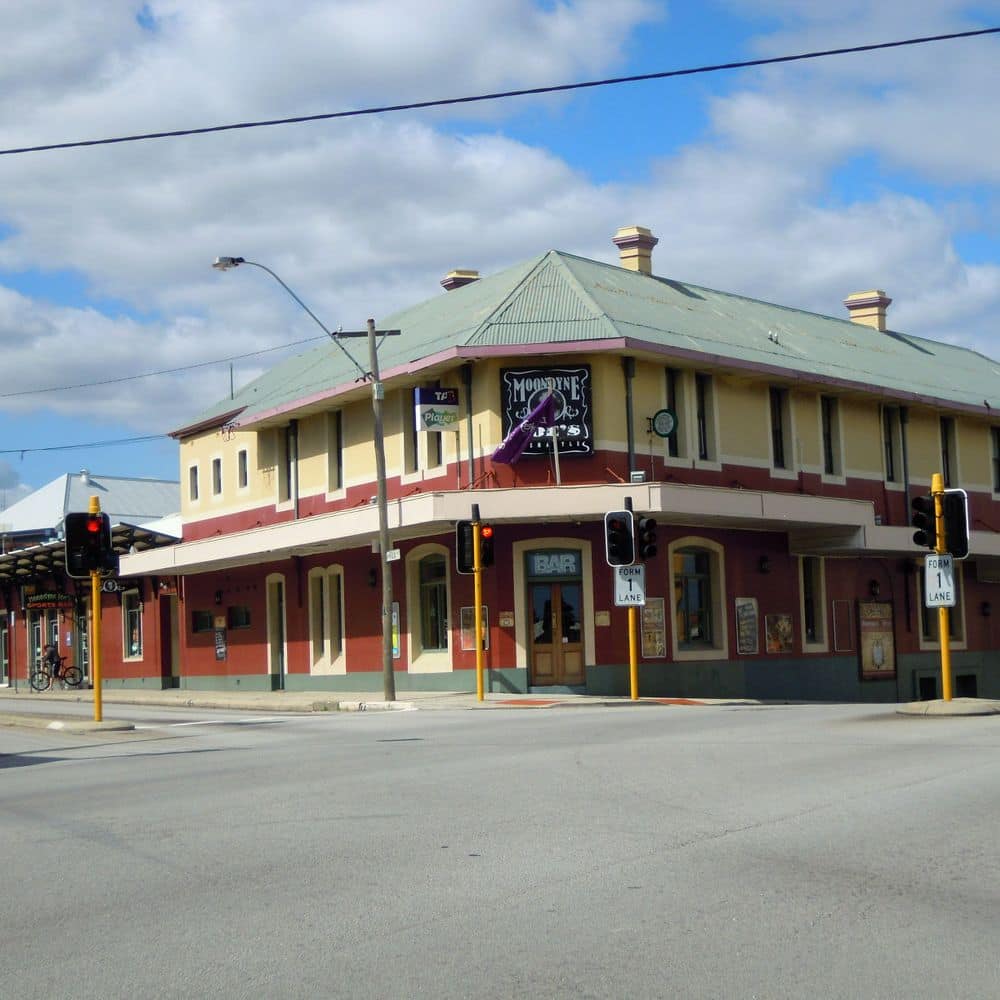 Exterior cnr Wray Ave and Hampton Road