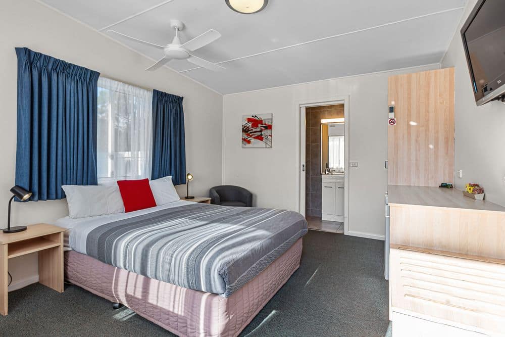 Queen Bedroom