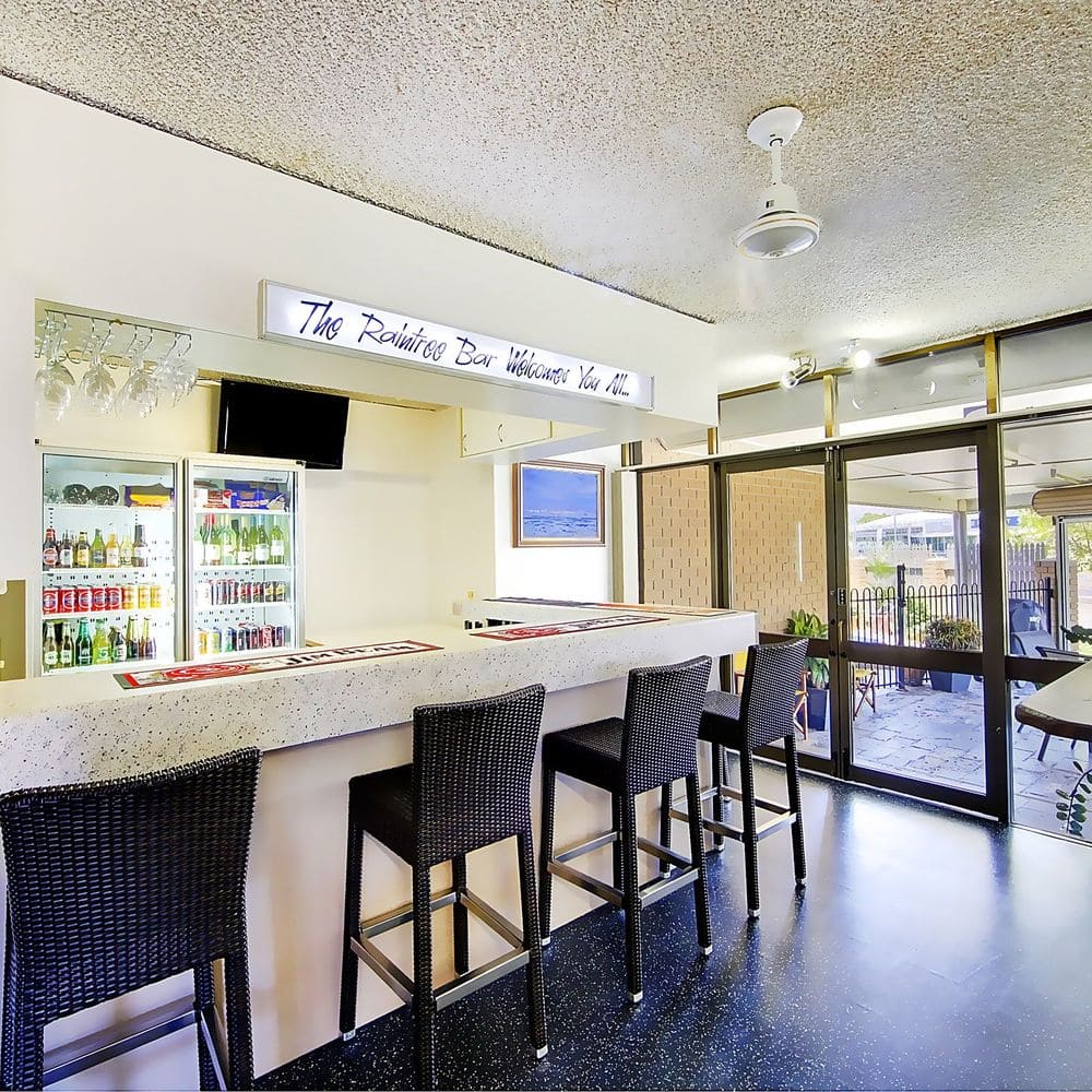 MOTEL BAR