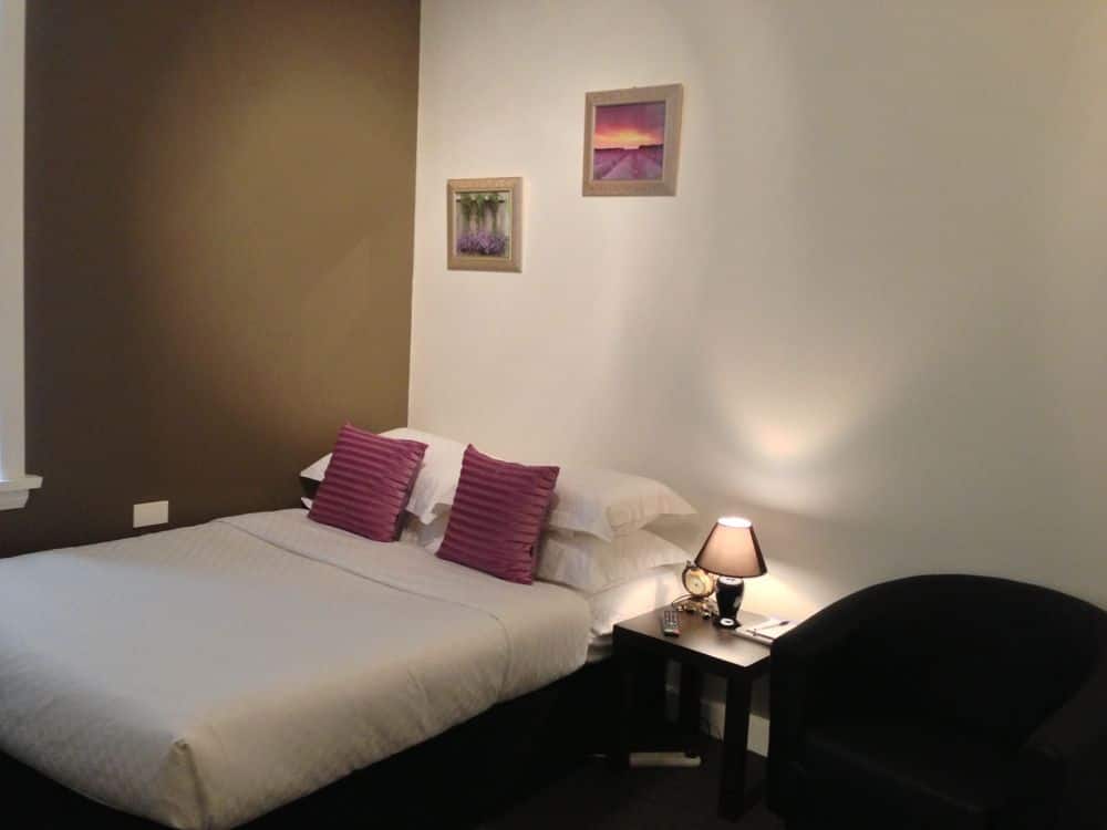 Centennial Inn on Bathurst - Premium Double Ensuite