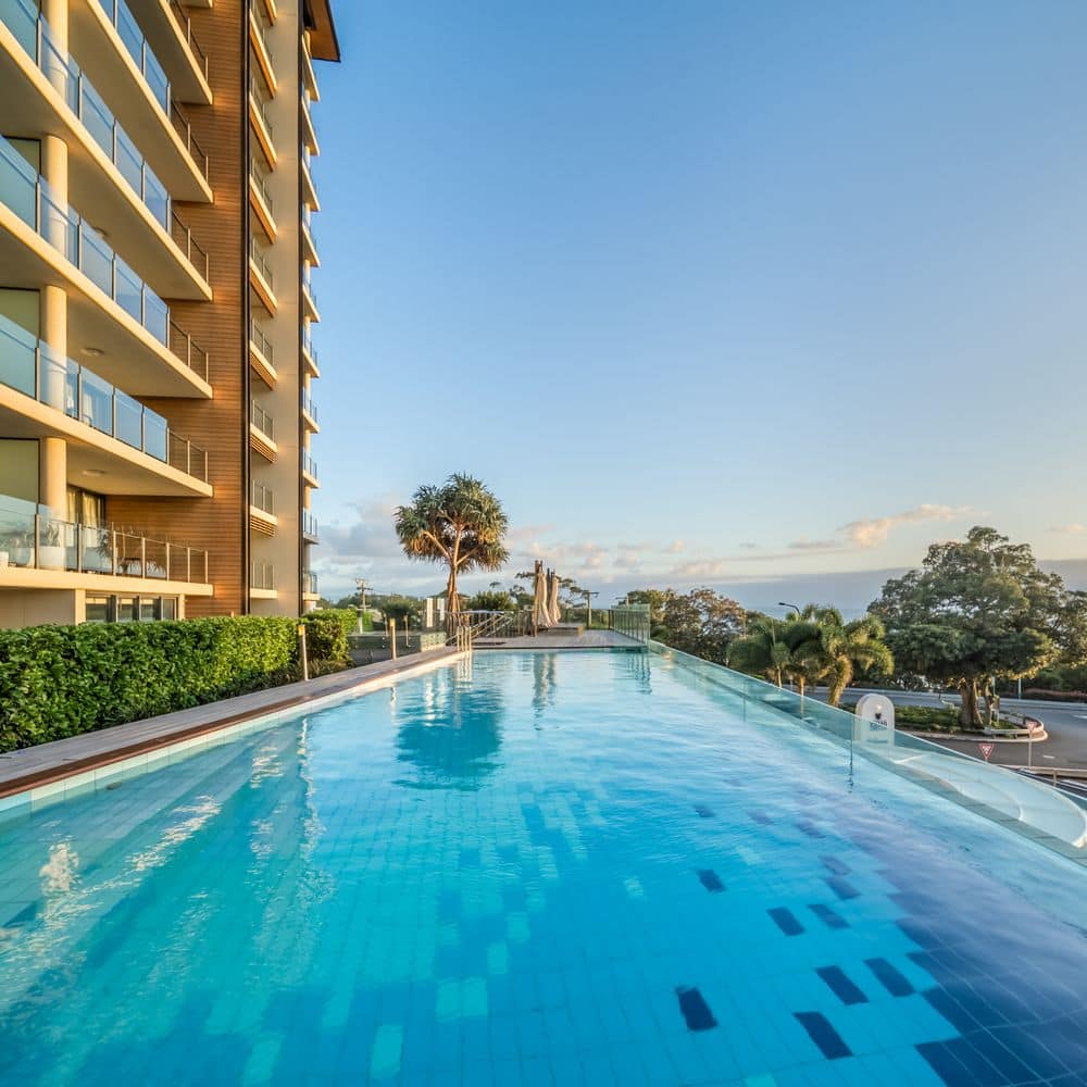 Oaks Redcliffe Mon Komo Suites - Exterior