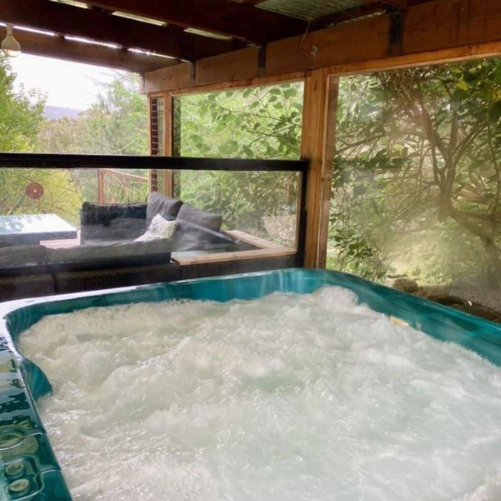 Saturna art retreat 6 seat private hot tub