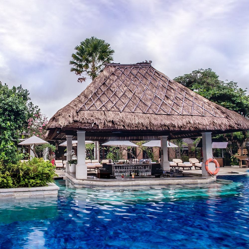 Rama Beach Resort and Villas - Swim up bar