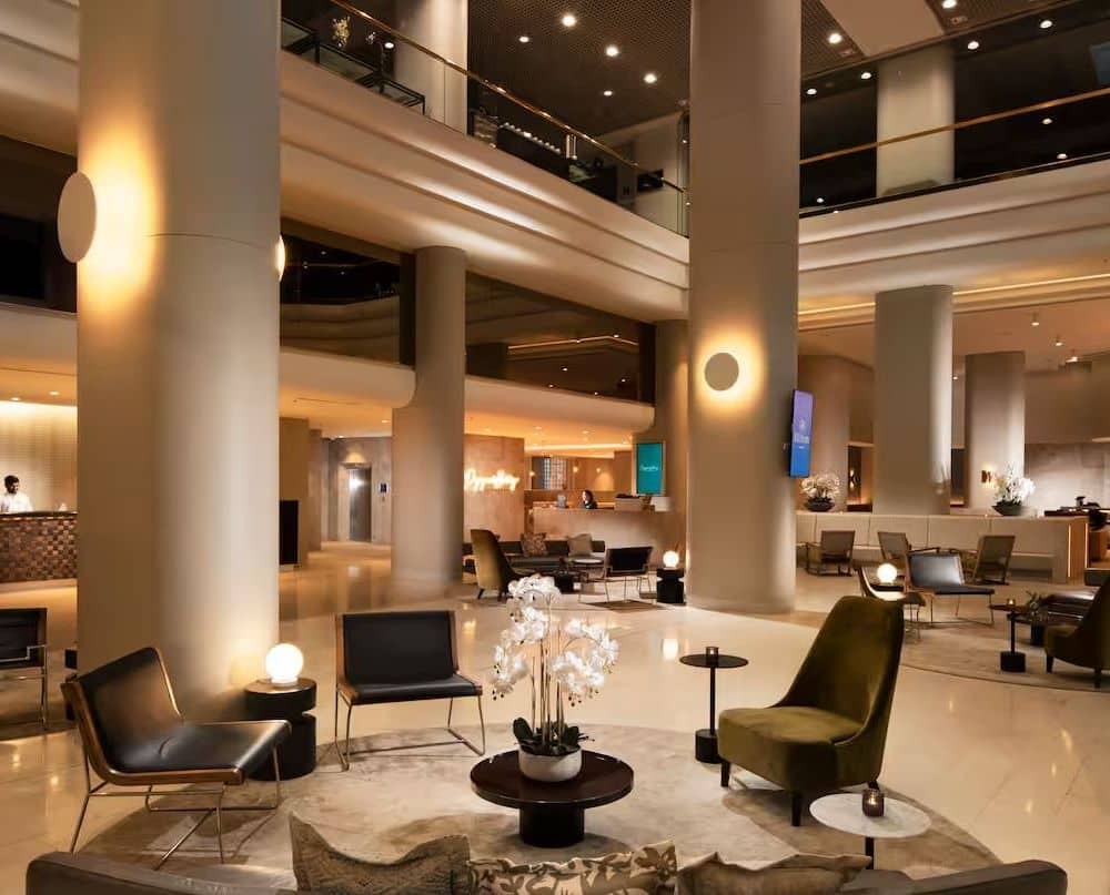 Hilton Darwin - Lobby