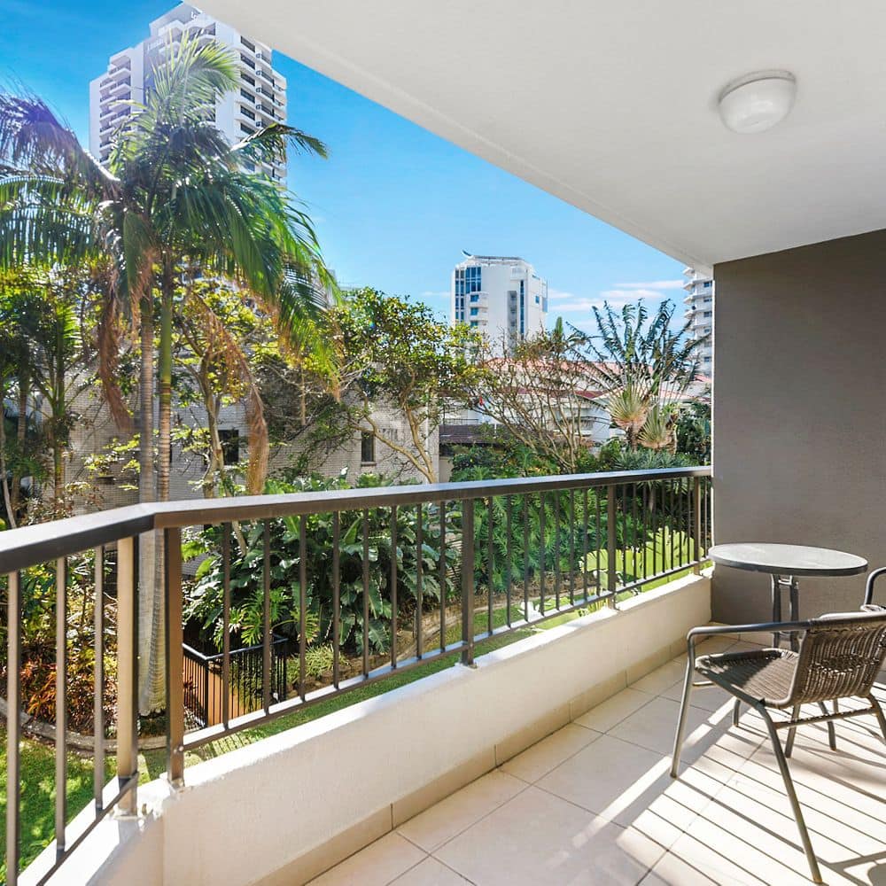 Surfers Century Oceanside Apartments | Surfers Paradise | Jetstar ...