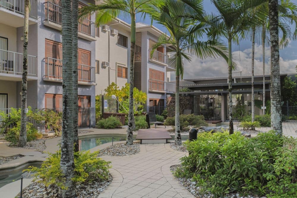 Southern Cross Atrium Apartments - Pool 3