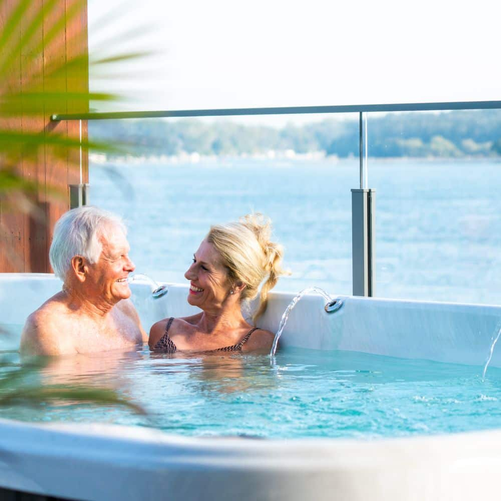 Jacuzzi overlooking the beautiful Hastings River