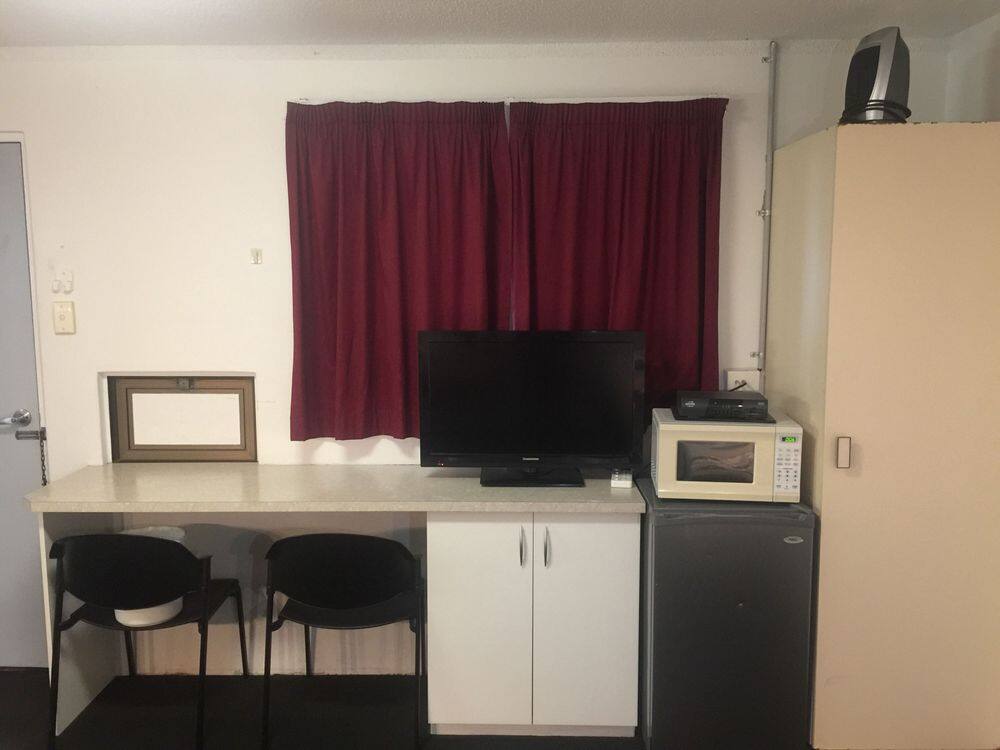 Queen Room2