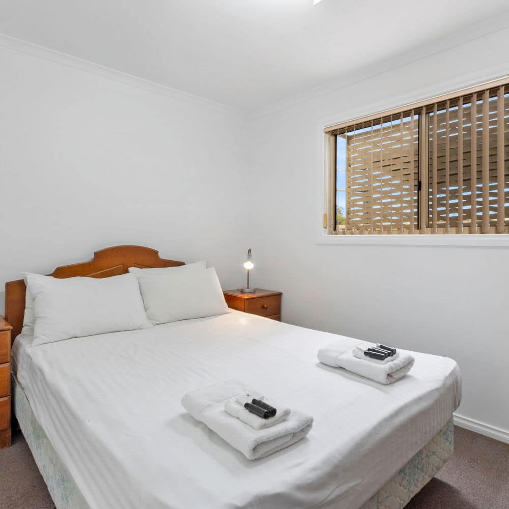 Costello Hotels - Moonta Bay Cabins | Qantas Hotels