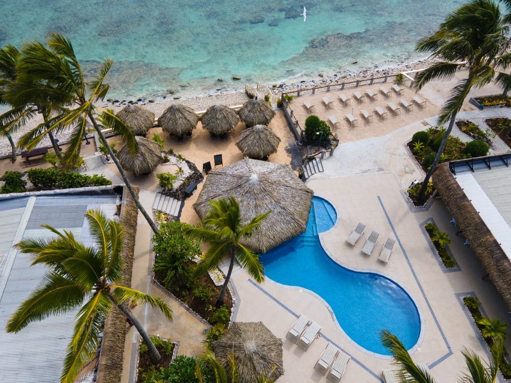 Aerial Shot Club Raro 