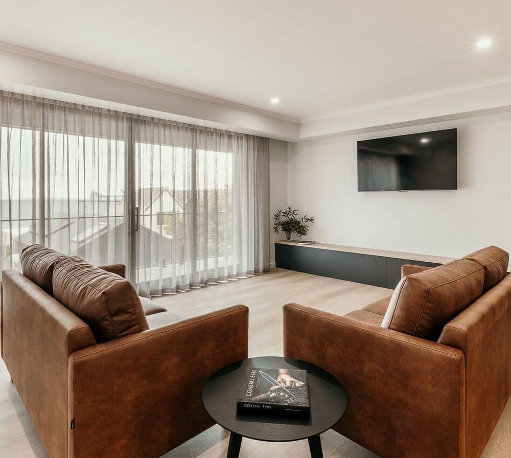 Met Apartments - Lounge Room