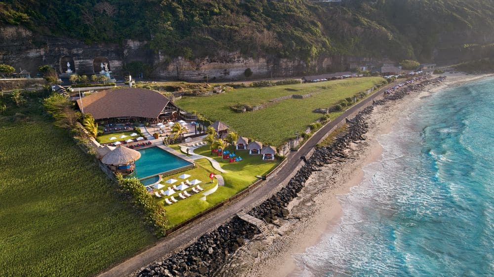 Renaissance Bali Uluwatu Resort & Spa - Roosterfish Beach Club