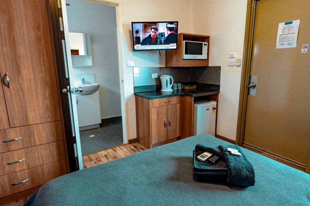 Oasis Queen Room