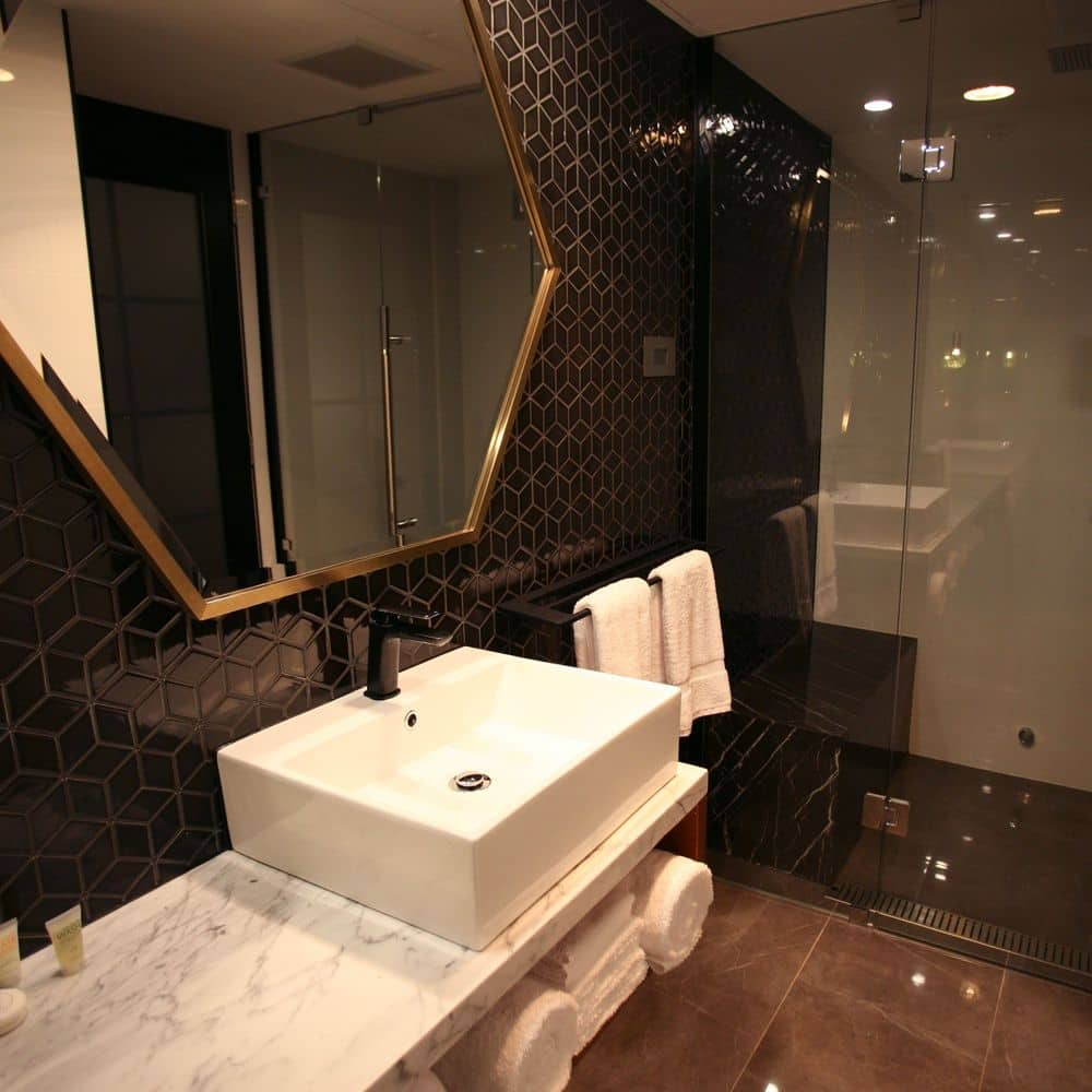 Luxe Suite Ensuite with Steam Shower