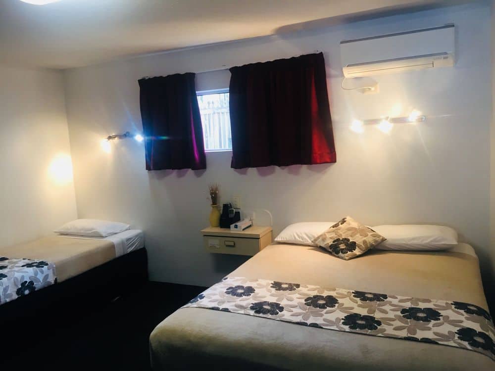 Queen Room1