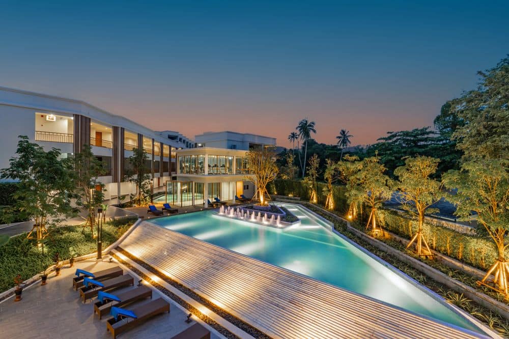 Bella Nara Phuket Naiyang Beach Swimming Pool 