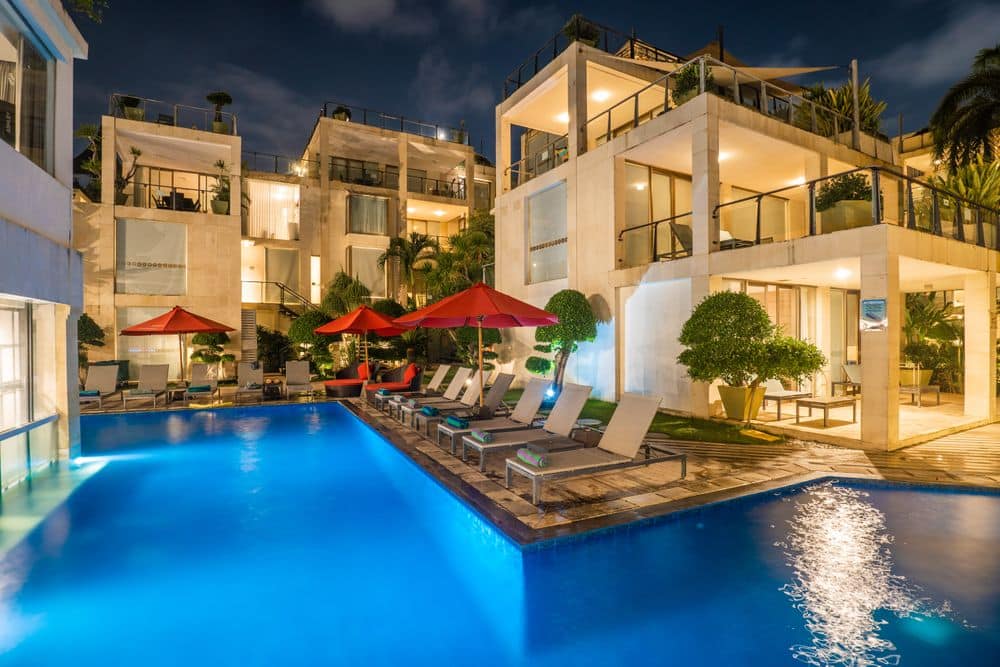 FuramaXclusive Ocean Beach, Seminyak, Bali - Swimming Pool