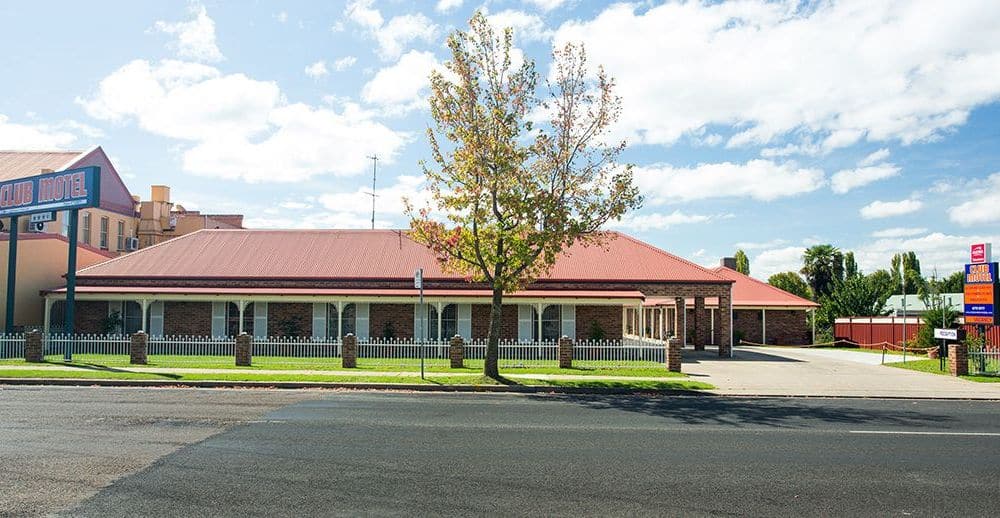 The Club Motel Armidale - Entrance Exterior