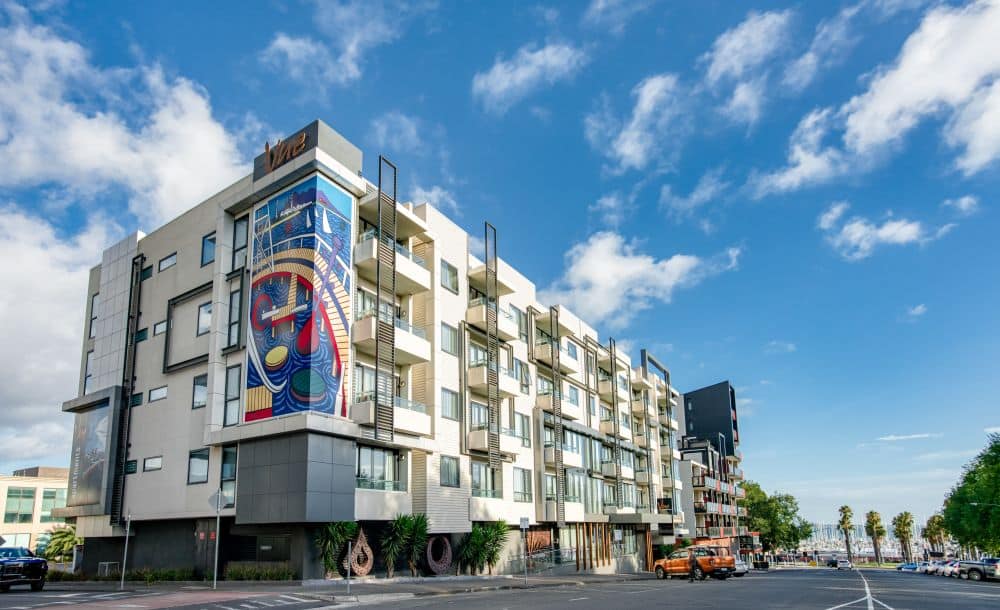 Exterior Shot of Oaks Vue Suites Geelong