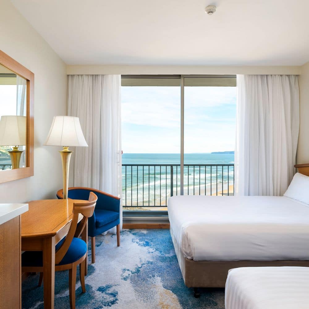 Noah's on the beach - Queen and Single High Ocean View Room with Balcony