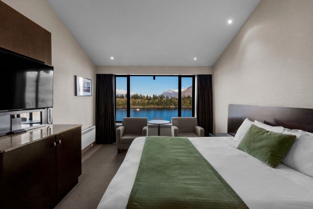 Copthorne Hotel and Resort Queenstown Lakefront - Outlook