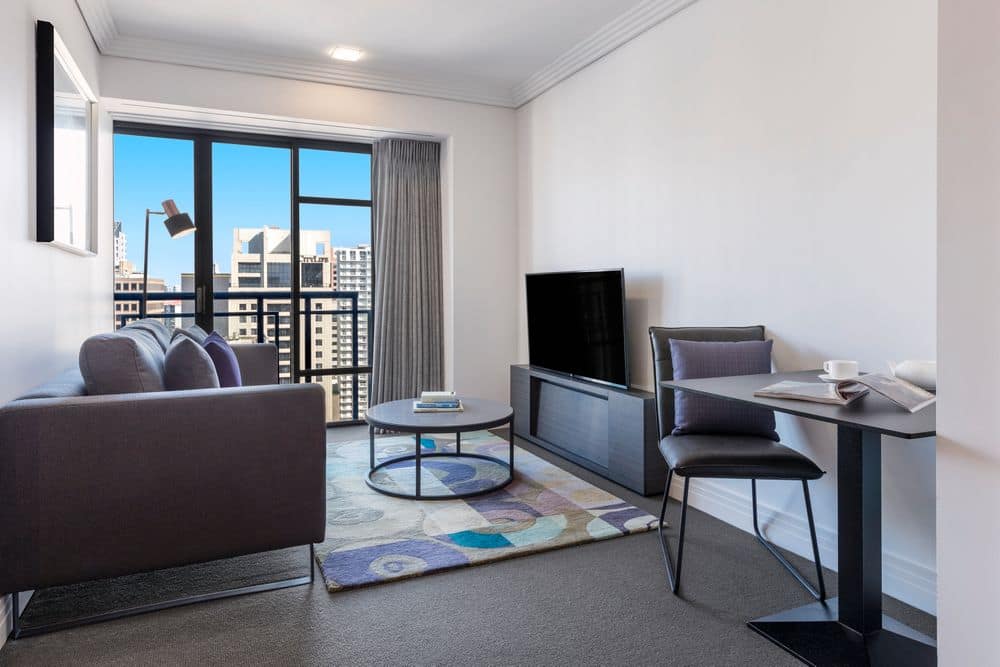 1 Bedroom Executive Park Suite - Living 