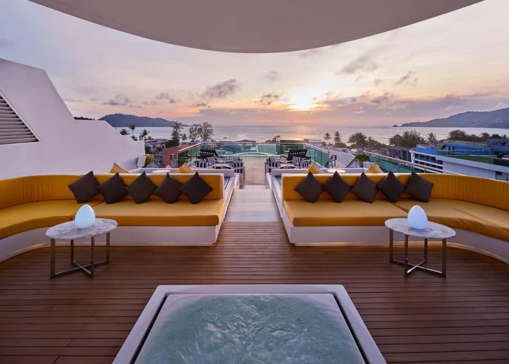 Sky Lounge 