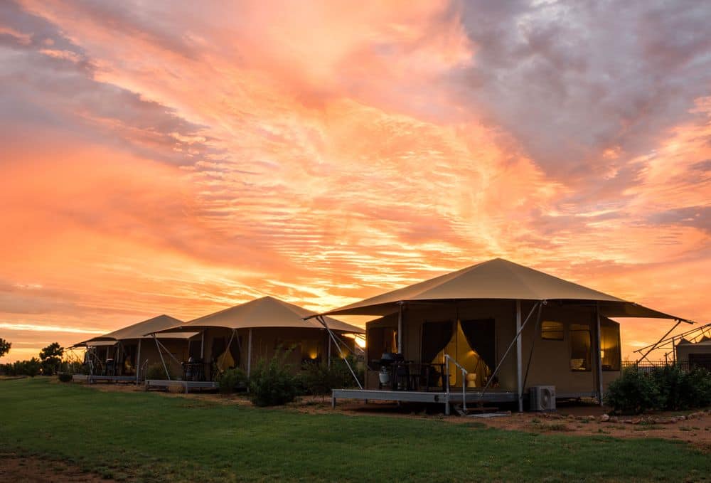 Mitchell Grass Retreat - Capture a stunning outback sunset 