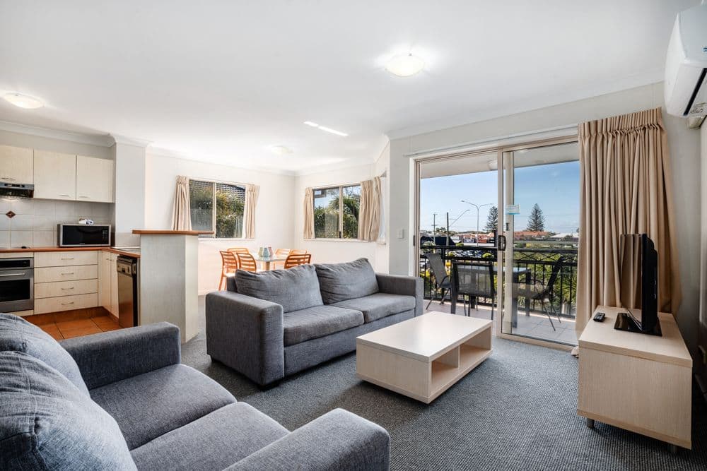 2 Bedroom Superior Apartment - Living room
