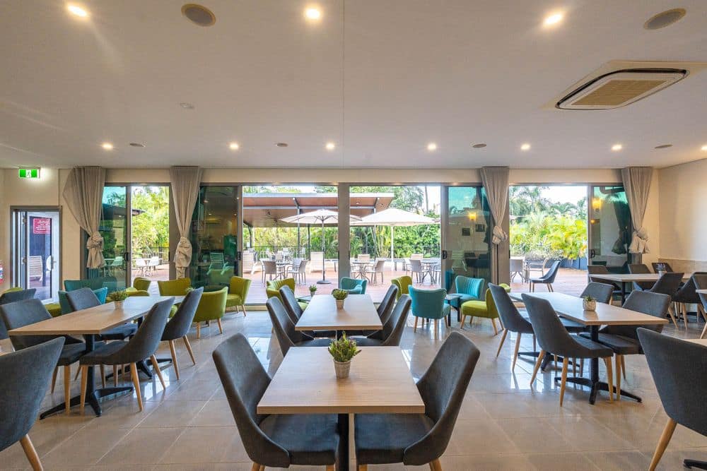 Cafe dining