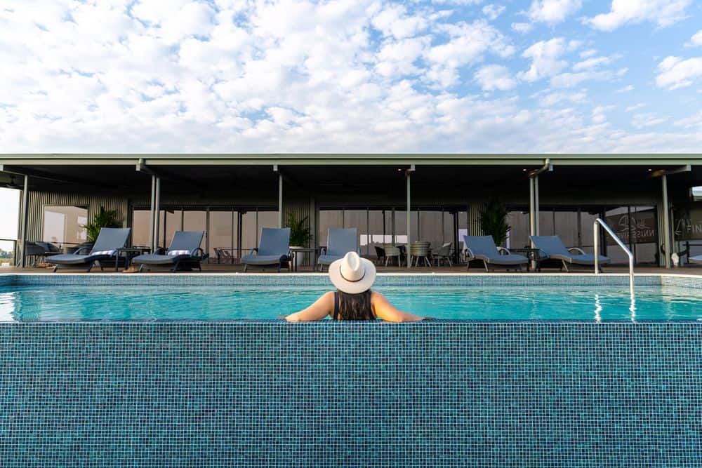 INFINITY POOL