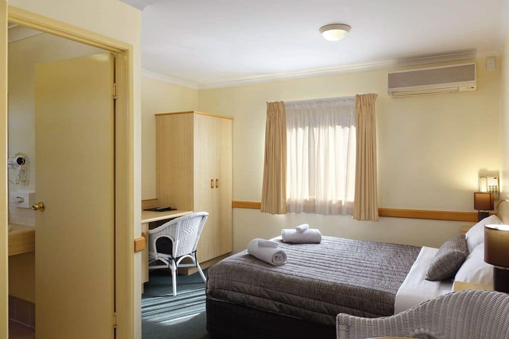 Standard Queen Room