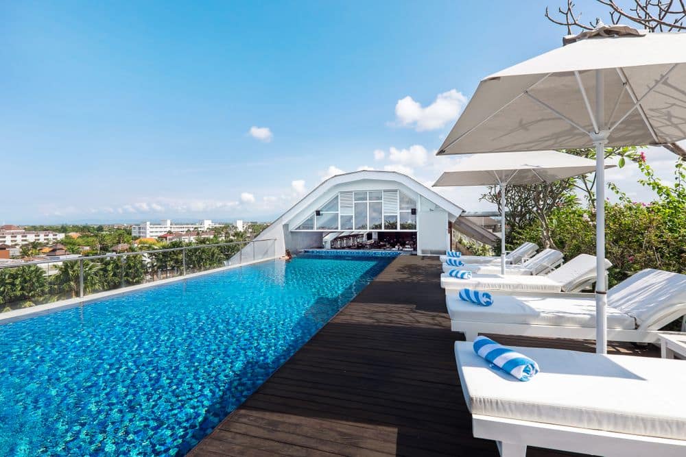 Jambuluwuk Oceano Seminyak Hotel - Rooftop Pool & Bar