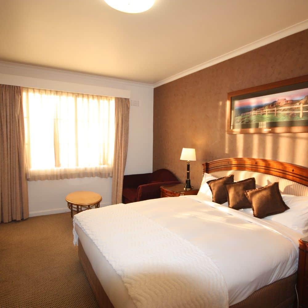 Country Plaza Motel Queanbeyan - Deluxe King Room