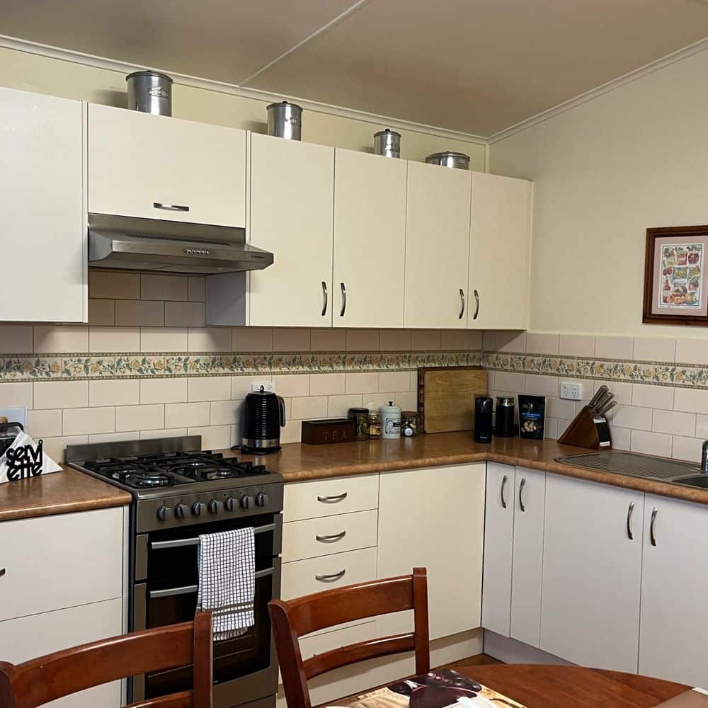 fully equipped kitchen