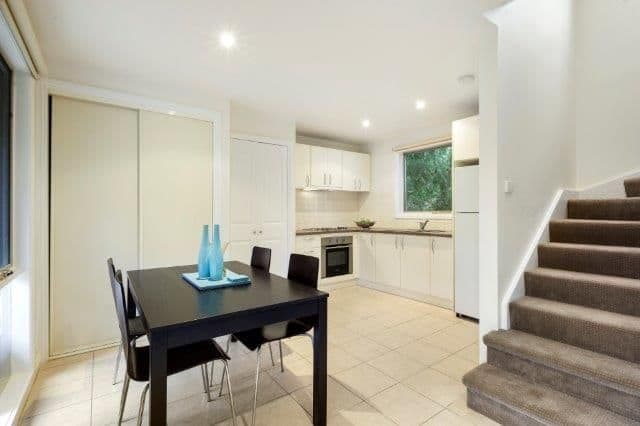 Kitchen & Dining Area