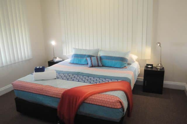 Dubbo RSL Club Motel - 3 Bedroom House - Main Bedroom