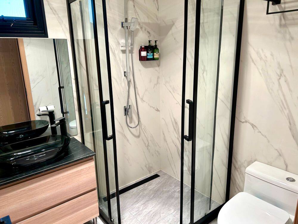 Dandelion Bathroom 