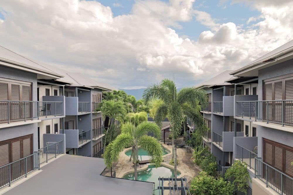 Southern Cross Atrium Apartments - Pool 1