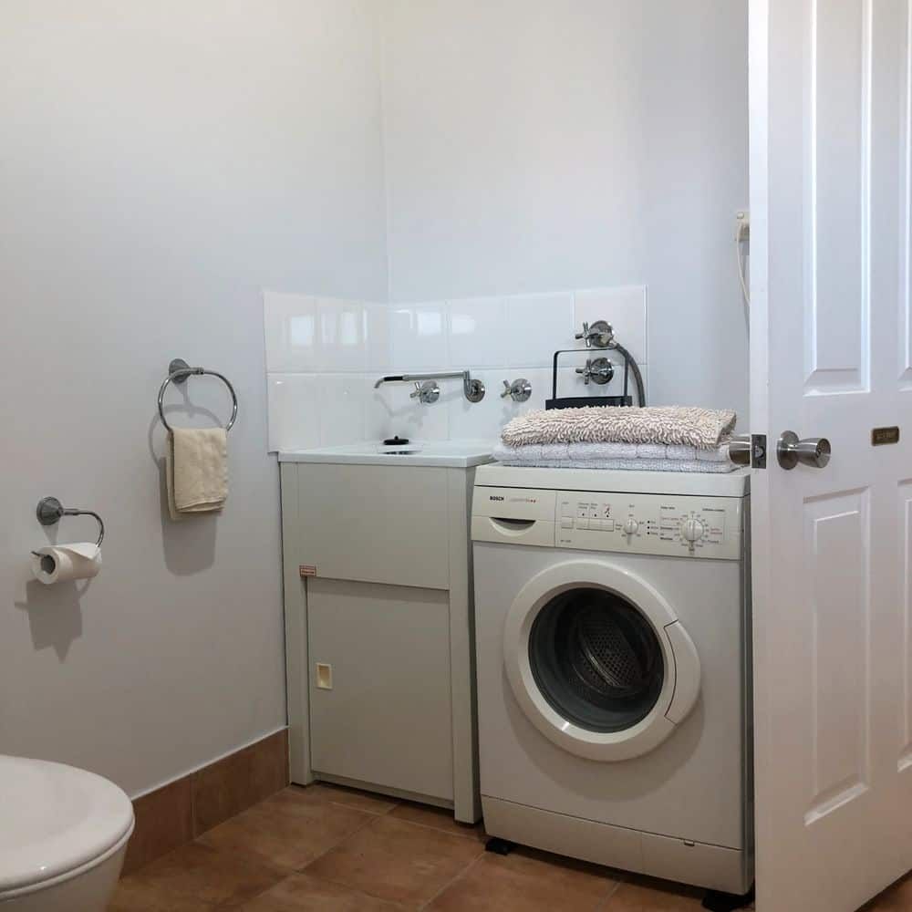 Port Lincoln Holiday Houses - Laundry-Serenity House