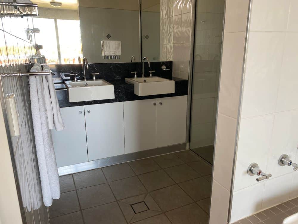 Twin basin - King Spa Suite